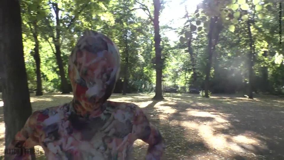 Secretly in the park Latex