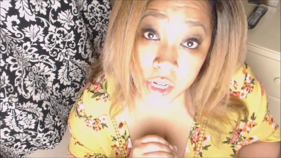 Rayne Woods – Mami Consuela la Paja.