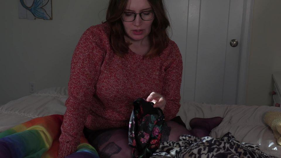 Bettie Bondage - Stealing Panties from Mommy -  (UltraHD 2021)