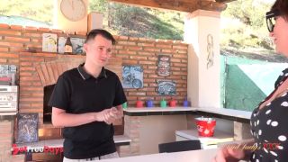 Aunt Judys XXX - Horny MILF on Holiday JoJo Robinson Seduces the Waiter