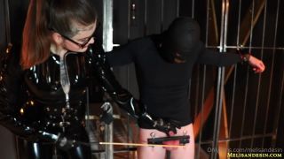 Melisande Sin - Playing With A Cane On My Slaves Balls Se...