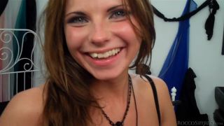MEGAN VALE [RoccoSiffredi com] Megan Vale, Isabella Clark - X-Treme Gapes de Rocco 2 escena 1 (BTS)