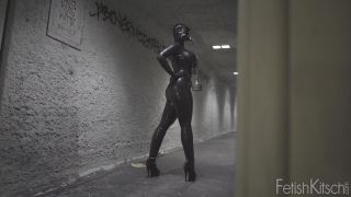 Miss Kitsch - Tunnel Vision - Latex