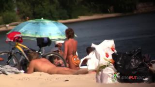 Nude Beach – Nice Leg Stretch Spread 3 on amateur porn amateur big tits blowjob