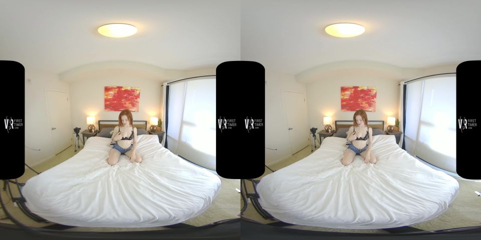 Madi Collins First Time VR Scene Smartphone - [Virtual Reality]