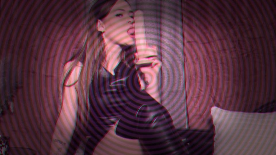 Thecherrygirl - Control de la polla de cuero de la correa - FullHD 1080P