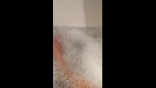 Amy Green () Amygreen - feet bubbles bath 17-11-2017