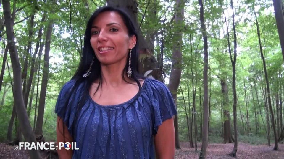 xxx video 35 La France à Poil - Gorgeous dark haired milf gets... - hd videos - amateur porn barefoot crush fetish