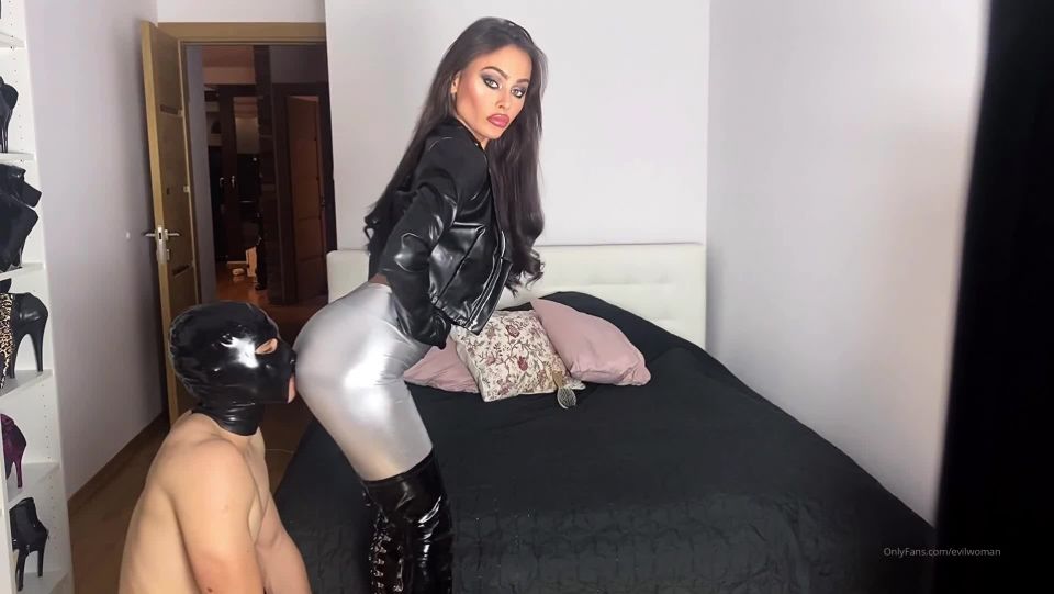 Facesitingass smoothering and worship in silver leggings...