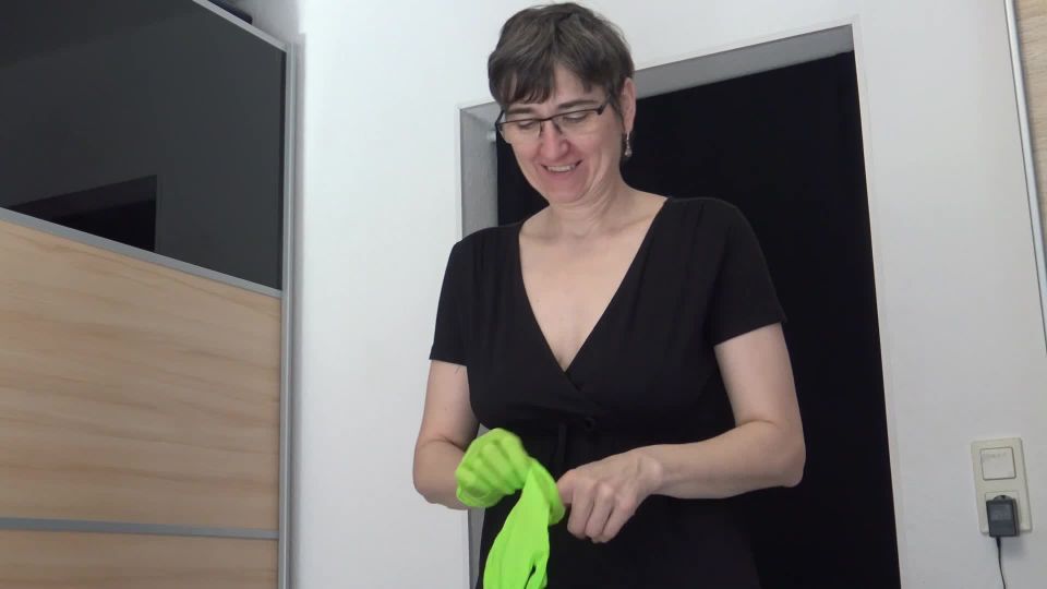 M@nyV1ds - GermanHotMilf - Green Gloves Covered in Cum