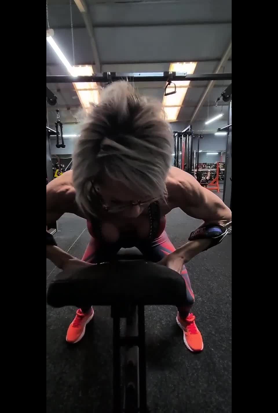 Julie Pereira - juliepereirapt () Juliepereirapt - squeeze those hard tittys chest day baby 31-03-2022