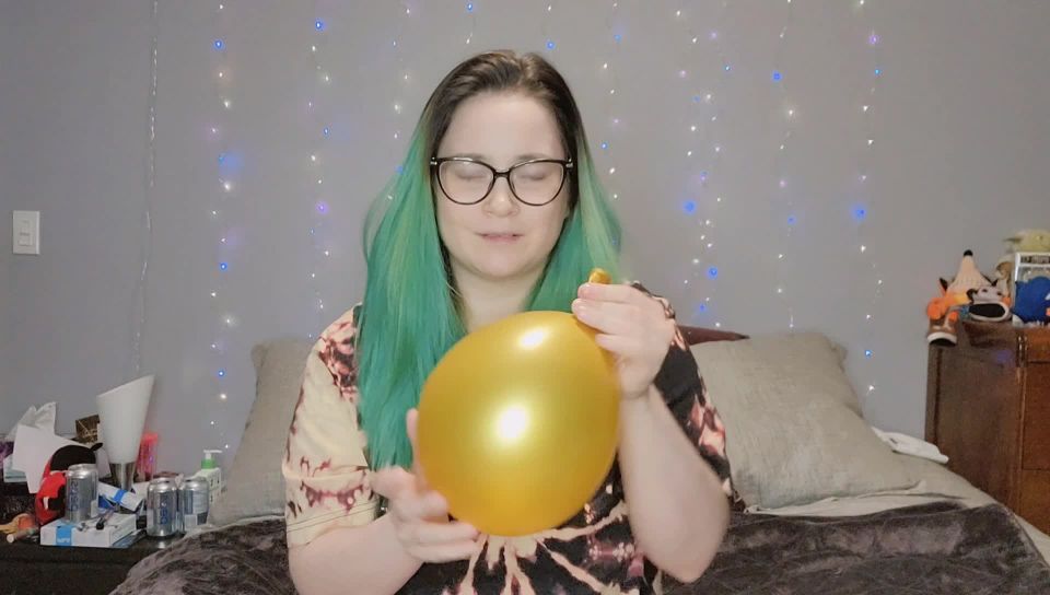 M@nyV1ds - CaityFoxx - Ballon Fetish - Blowing and Nude Rubbing