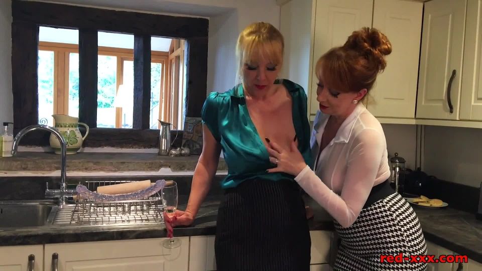 {2018-10-12 - Lucy Gresty, Red - Wanton On The Worktop (m