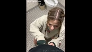 Pussy Licking Jessnjamez Nude Pussy Fucking at Public Toilet Onlyfans Video Jessnjamez