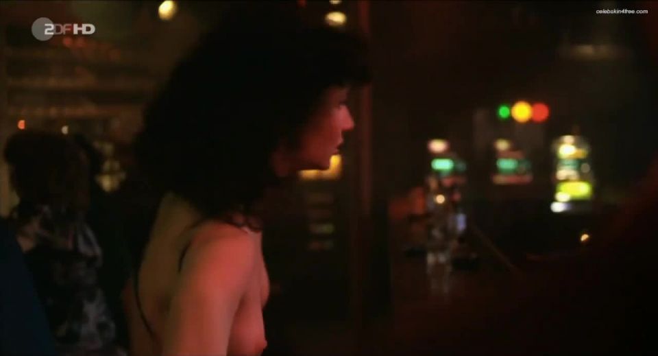 Mary Steenburgen Nude - Melvin and Howard 1980