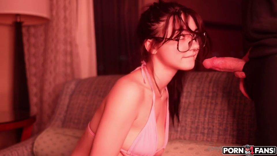Lilmochidoll  Freckles Lilmochidoll Casual Blowjob On The Sofa Video
