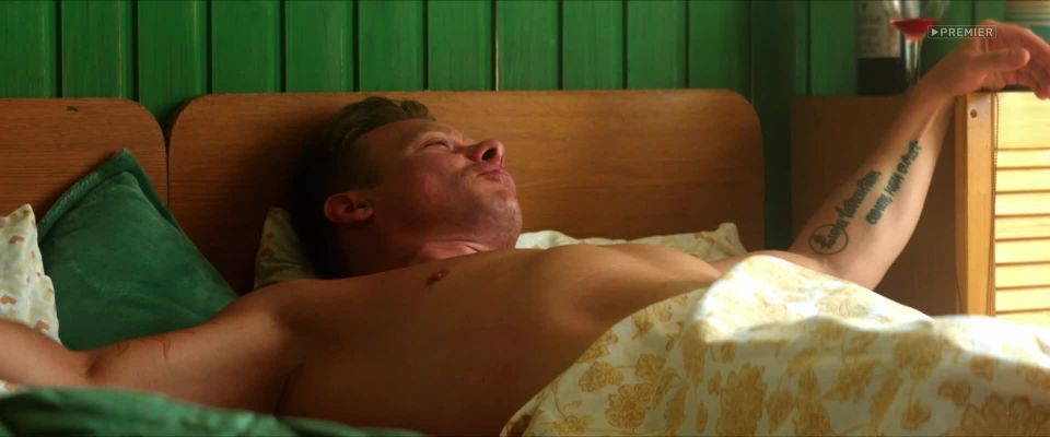 Yulia Podozerova, Albina Kabalina, Katrin Assi, Valentina Karnauhova - Otpusk s01e10-19 (2021) HD 1080p - [Celebrity porn]