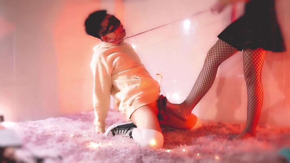 online xxx video 27 Chinese Femdom Foot Worship - sissy - asian girl porn femdom cams