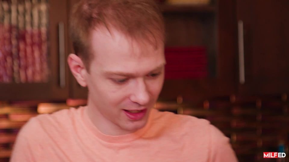 video porno 44 victoria junio femdom Ébano Mystique - Mesa redonda (FullHD), fetiche en el porno de la mujer