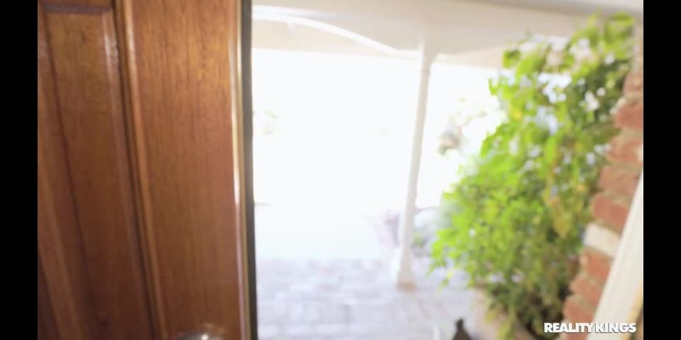 adult clip 6 Elsie - Where'S My Phone [353.1 MB] - bbc - teen hentai masturbation videos
