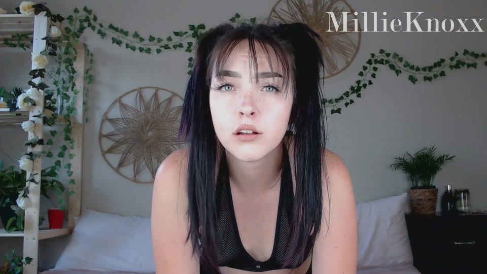 MillieMillz Size Queen Fucks BBC - Pussy Stretching