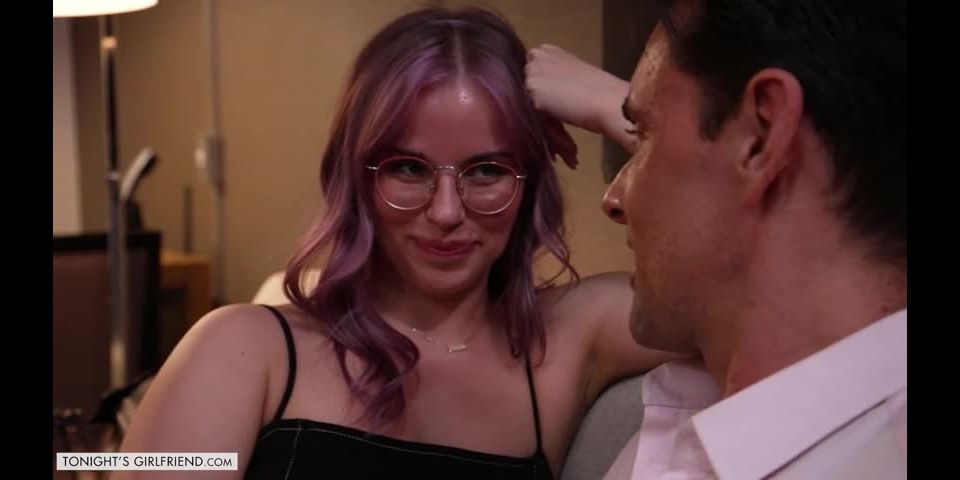 Bobbie Lavender - Cam girl Bobbie Lavender pays a visit to fan to give him the night of a lifetime - TonightsGirlfriend (SD 2024) New Porn