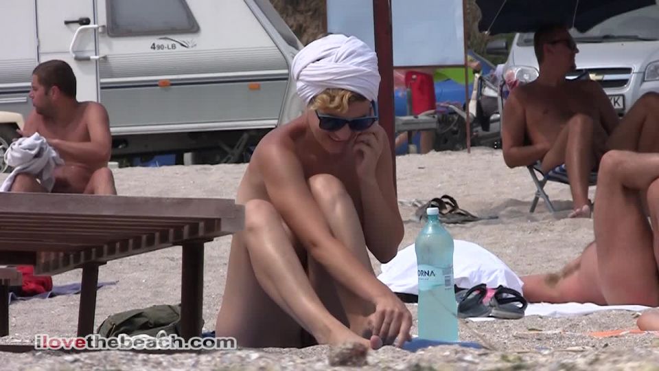 [IlovetheBeach] Big Boobs Blonde Topless in Public Beach hdsb14068 bigtits 