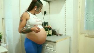Pt 1GymBabe - 9 Month Pregnancy Summer Heat