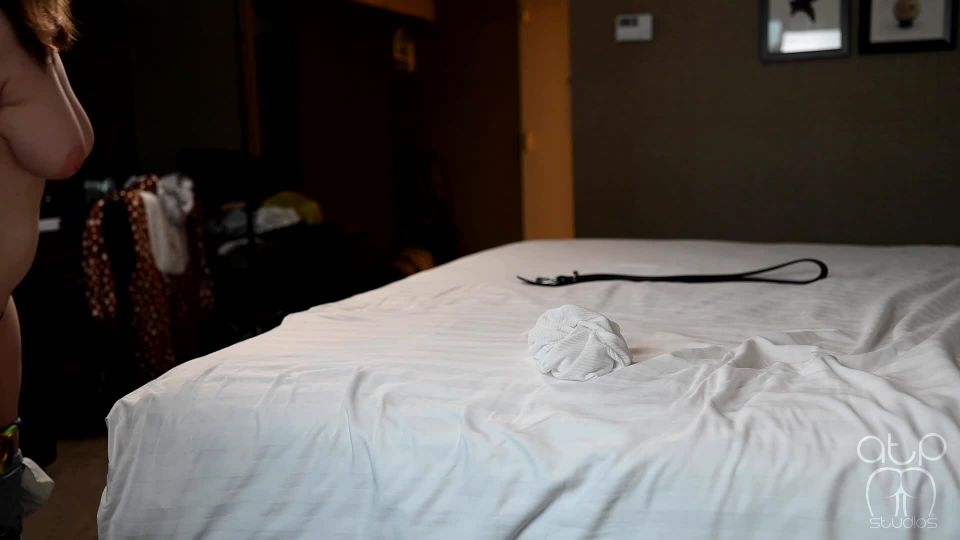 xxx video 35 fetiche porno de aplastamiento desnudándose completamente desnuda – Correa desnuda, asumir lasposiciones de estudios en los pies porno