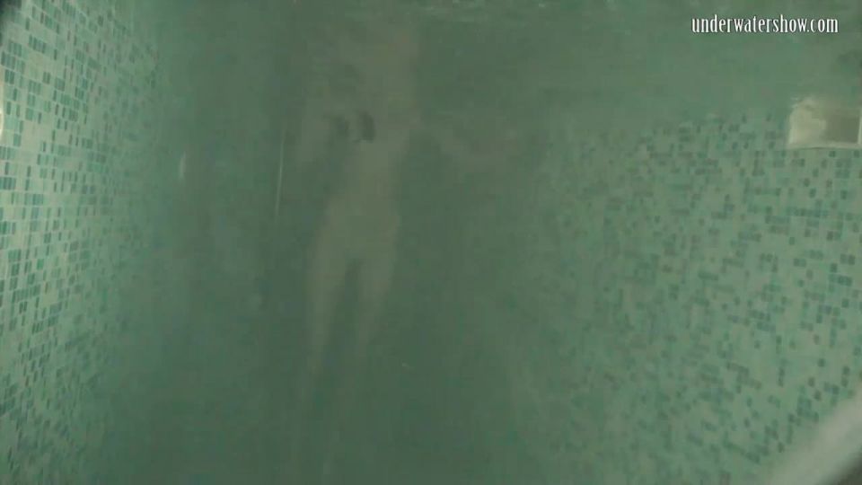 Liza Medovaja - Girl Swimming Nude
