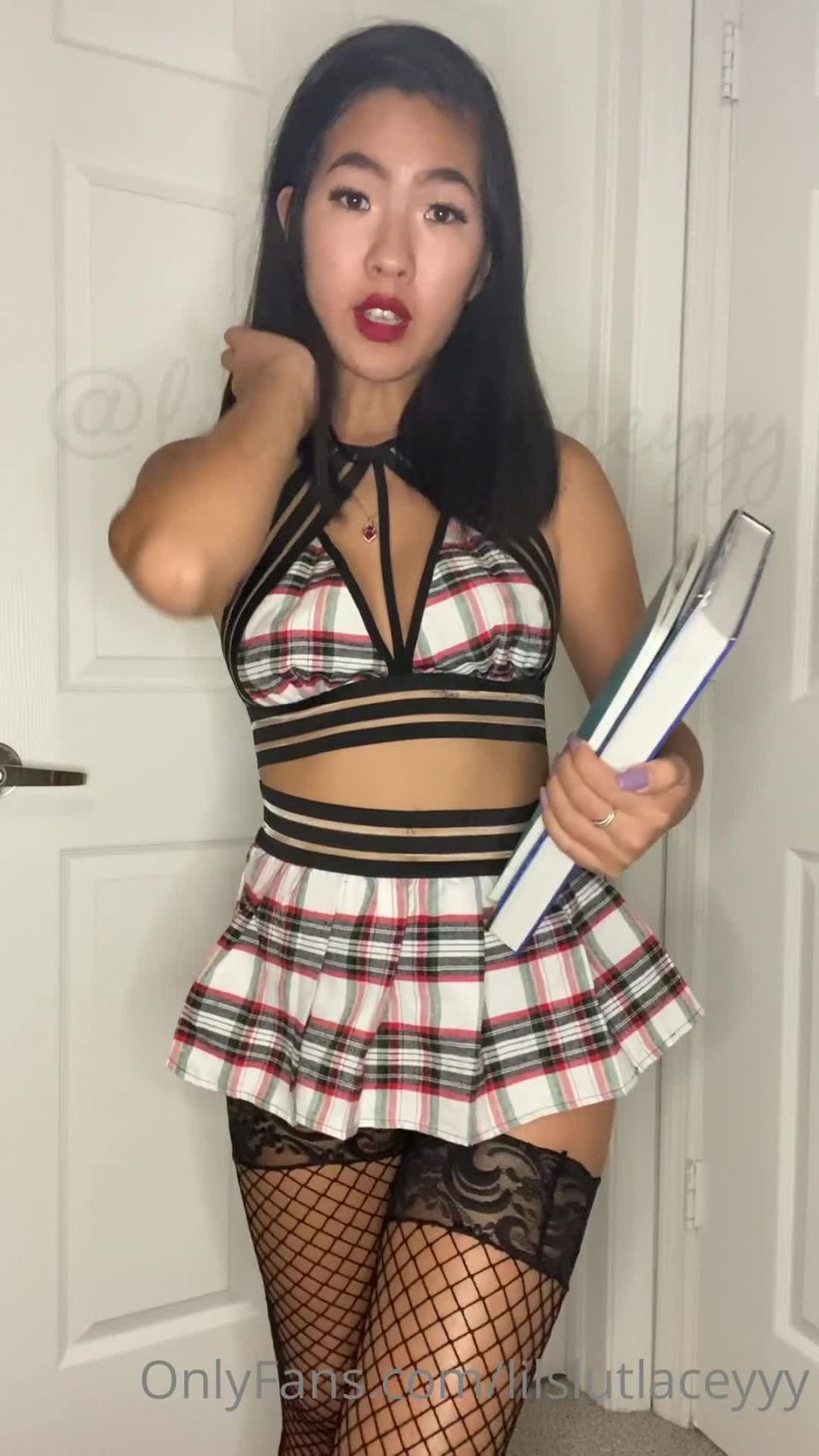 Onlyfans - Slutty Asian Princess - lilslutlaceyyy - lilslutlaceyyy school girl roleplay Used the fuck machine in my ass since I was out for a week - 24-02-2021.