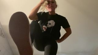 b findom  Giantess shrunken man in sweaty foot custom.,  on feet porn 