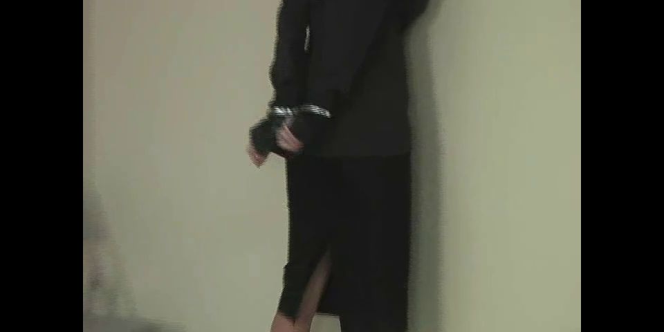 Hogcuffed llwarden1