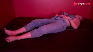 Selbstbefriedigung Kino zittern Zucken sthnen intensive multiple Orgasmen feuchte Klitoris reiben