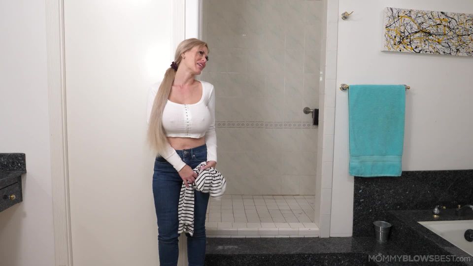 MommyBlowsBest - Casca Akashova - Shower Power