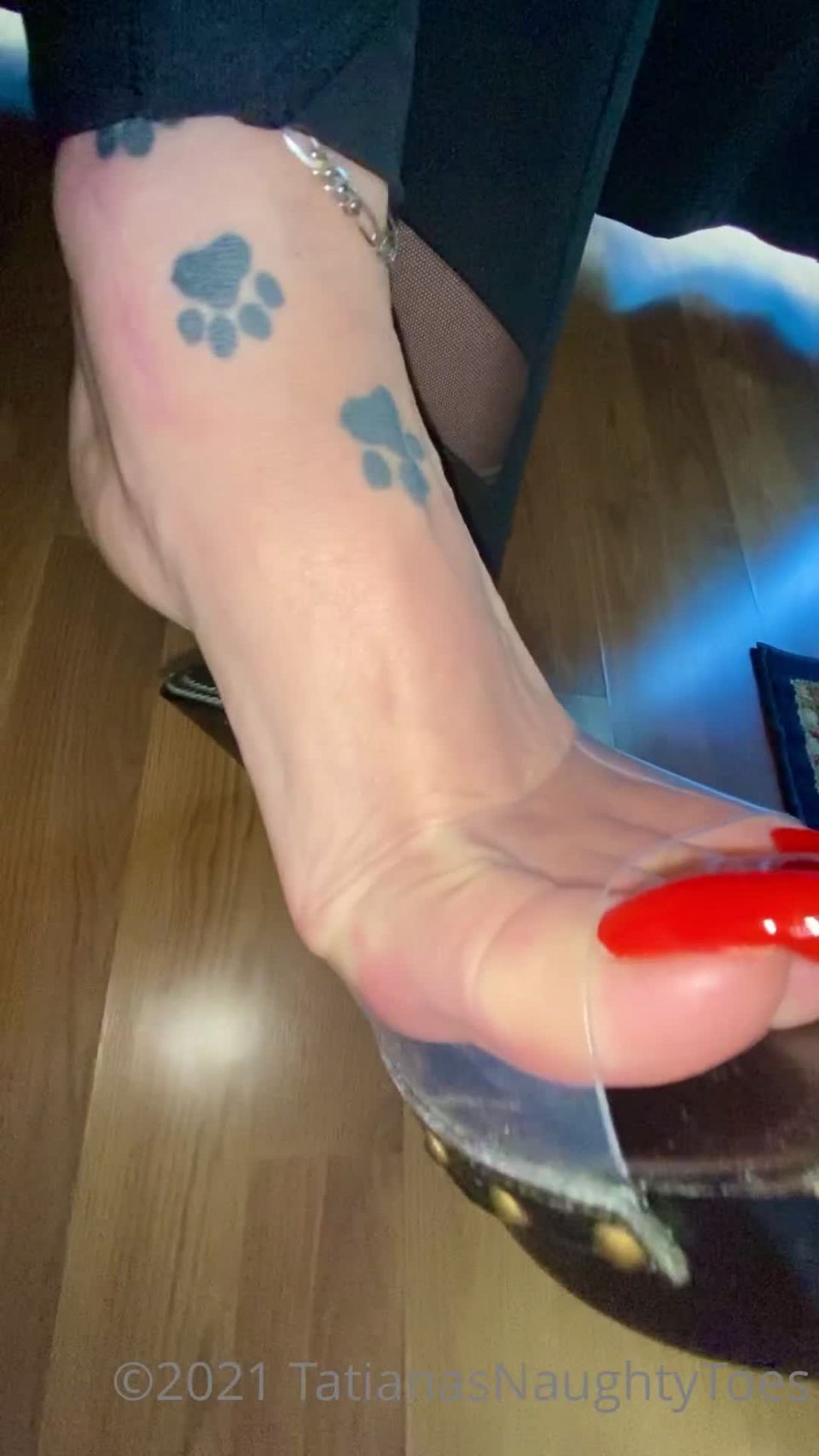 TATIANA - tatianasnaughtytoes () Tatianasnaughtytoes - new may im just loving this color so much 18-05-2021