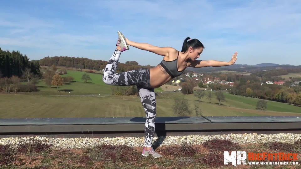 Black Sophie Yoga-Challenge On The Rooftop German ,  on teen 