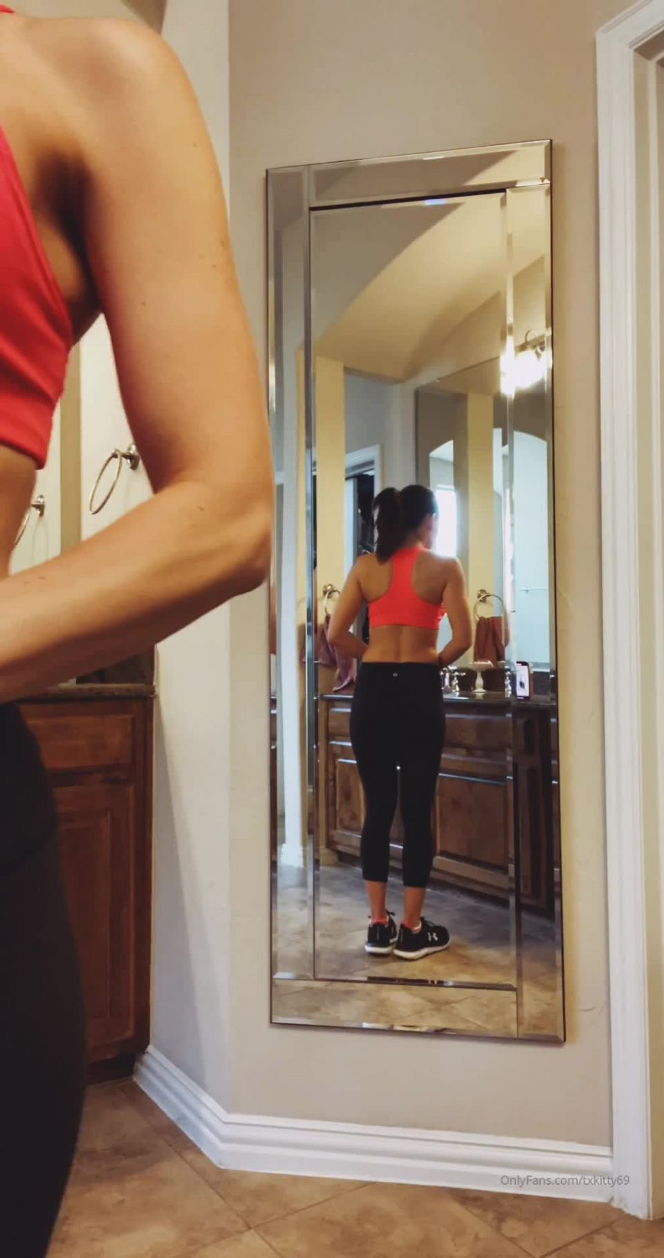 txkitty6911-01-2020 Heading to the gym but not before I(MILF porn)