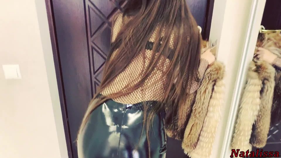 VIP Escort Slut Gets A Huge Load On Her Gucci Boots Natal...