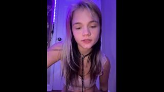 Rubia porno Riley Star MYLF - La boca sucia de mamá - Experimentado en Oral - Riley Star