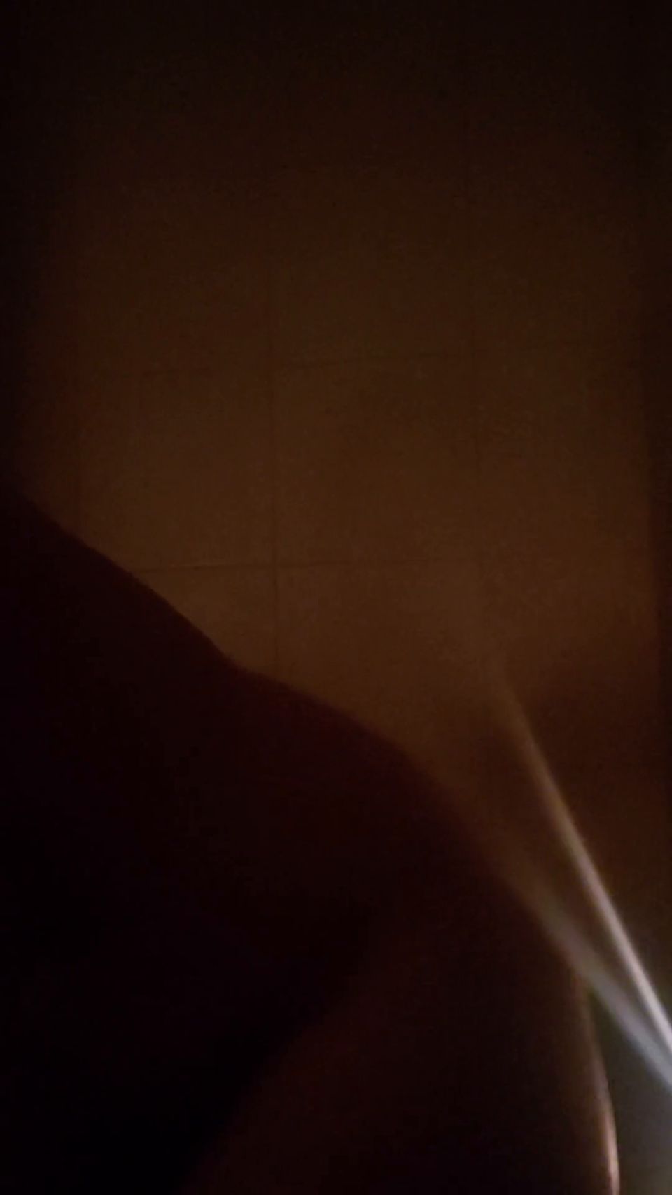 Tomar un baño a la luz de las velas (Porno fetiche)
