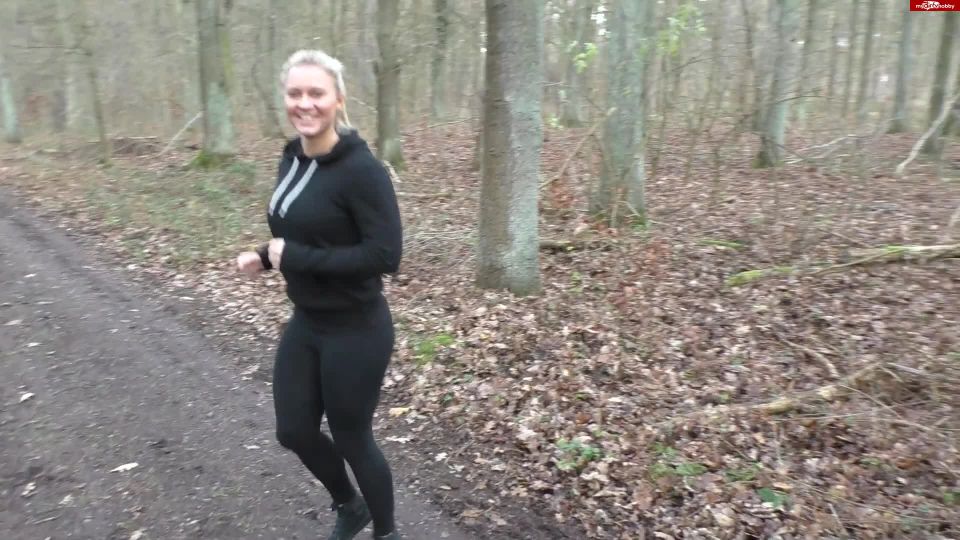 StellaBadAss - Im Wald gefickt statt gejoggt [FullHD 1080P] - stellabadass - pov big black cock anal big ass