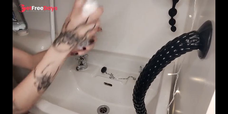 [GetFreeDays.com] Cleaning my dirty toys after a dirty stream Sex Leak April 2023