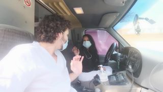 JollaprLa Jefa Paramedico Convence Al Empleado Nuevo A Chichar En La Ambulancia - 2160p