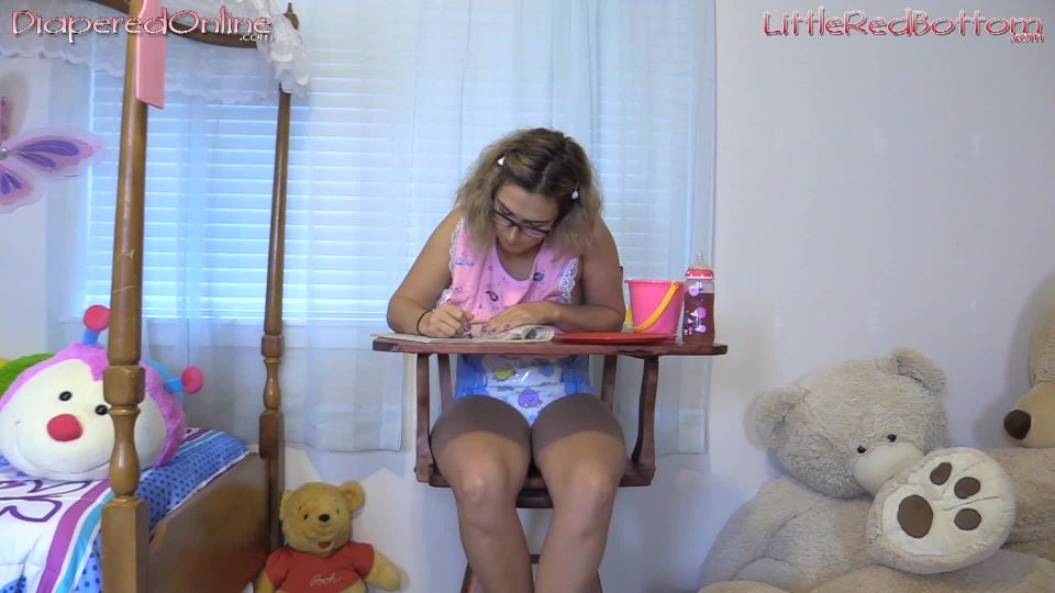 Diaperedonline2Red Red Snacks in High Chair