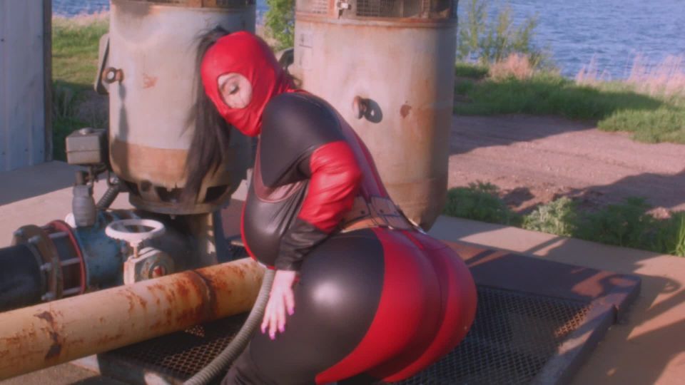 free video 39 bratty bunny femdom Superhero Squirt A Thon, deadpool on cosplay