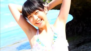 Aluring Japanese teen Suzuka Ito teases at the beach international Suzuka Ito