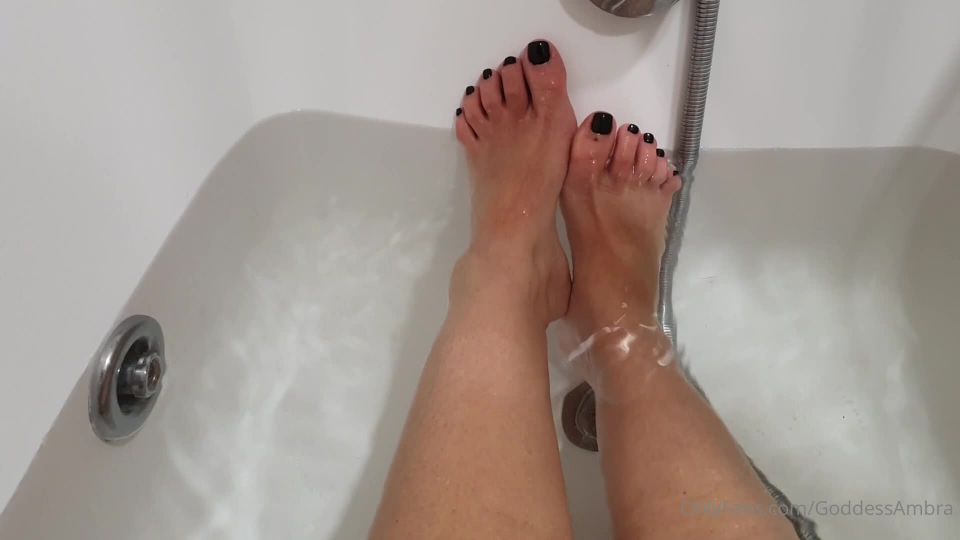 Goddessambra - wouldnt you love to be my personal foot bitch feettease footfetish bathtubfetish tea 23-05-2020