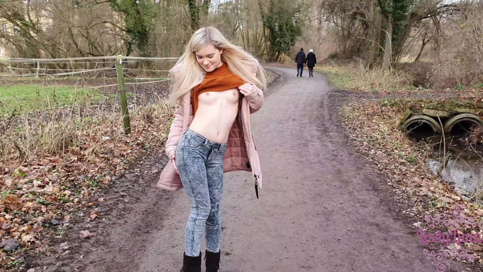 Lovlyluna - cute german girl public nude walk