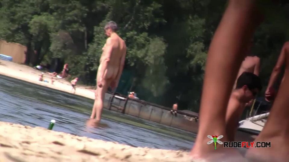 Folks can't keep their palms off of this scorching  nudist